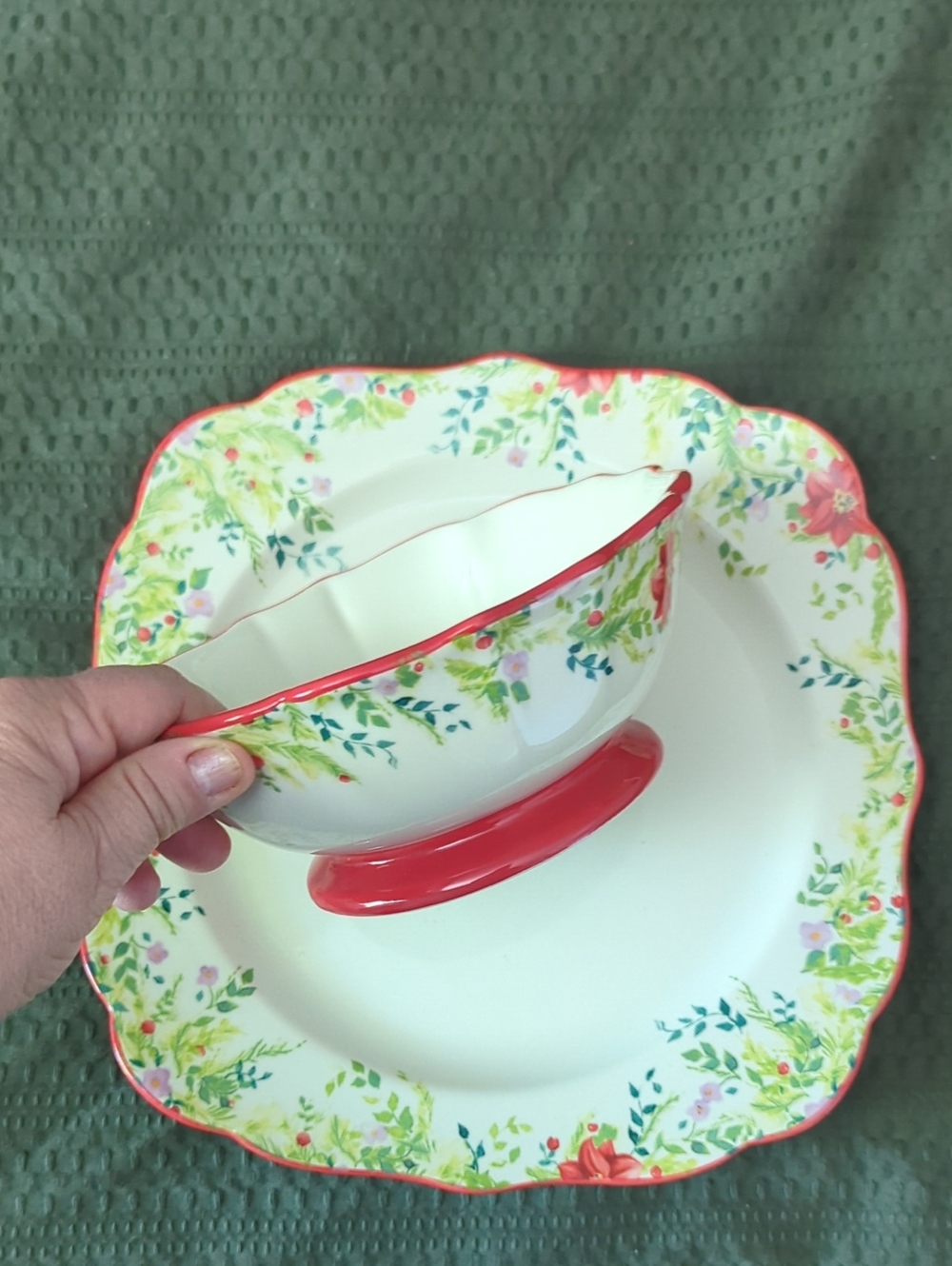 Floral Scalloped Edge Soup Bowl and Plate Set — Red Trim